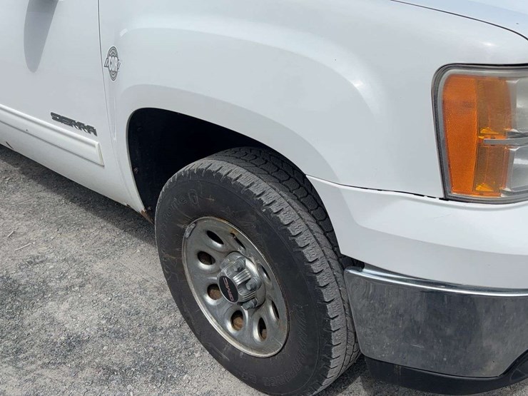 2013-gmc-sierra-1500-image-28