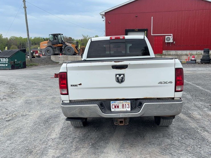 2013-dodge-2500-image-8
