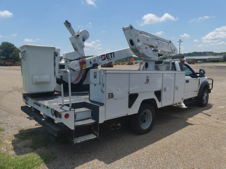 2019-ford-f550-xl-image-3