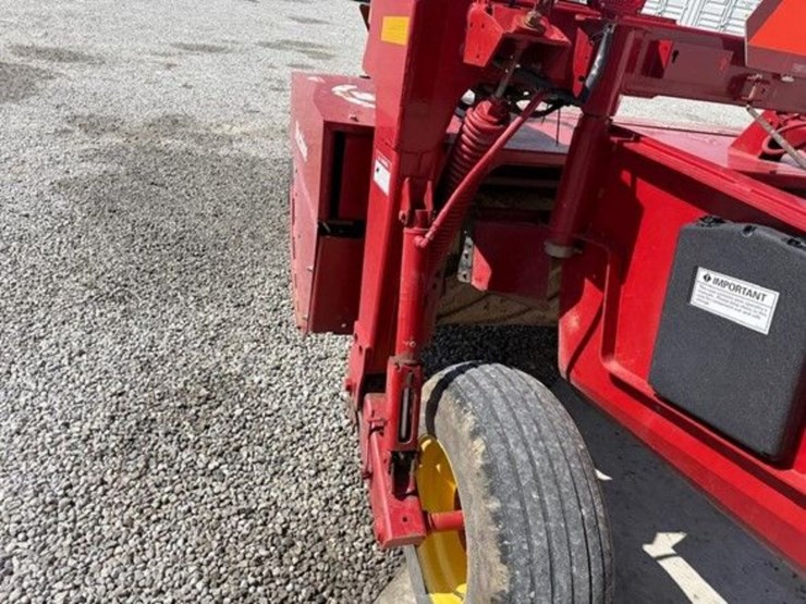 2015-new-holland-7230-discbine-image-11