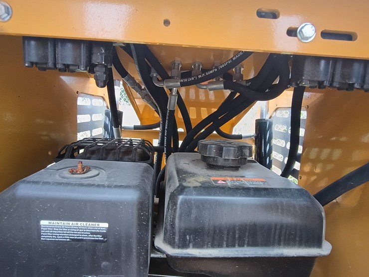 #24715-•-2025-ggma-gg385-mini-skid-steer-image-9