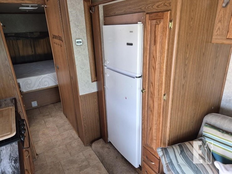 2004-lamar-motor-home-10242-image-17