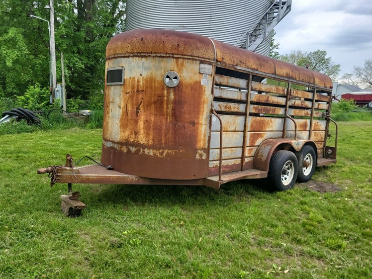 1990-s&h-tandem-axle-bumper-livestock-trailer-image-7
