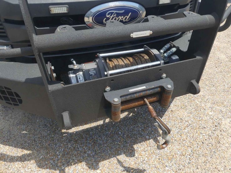 2019-ford-f550-xl-image-11