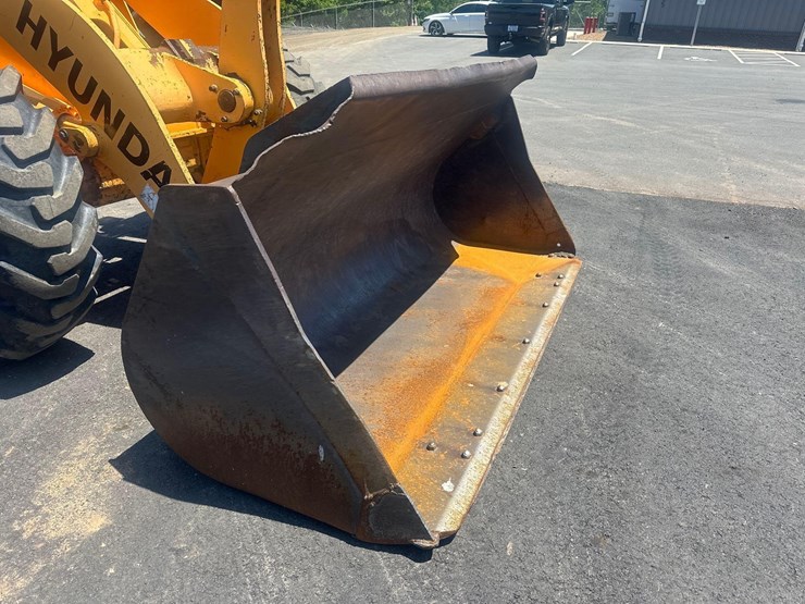 2011-hyundai-hl730-9-image-13