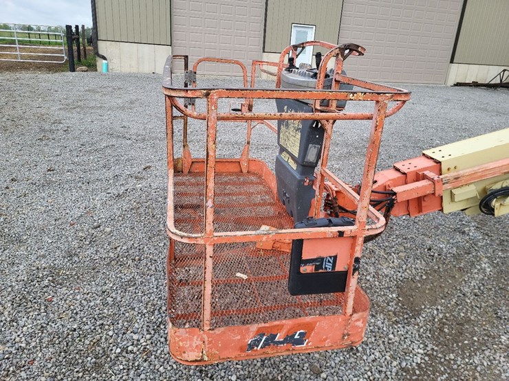 2000-jlg-600s-image-10