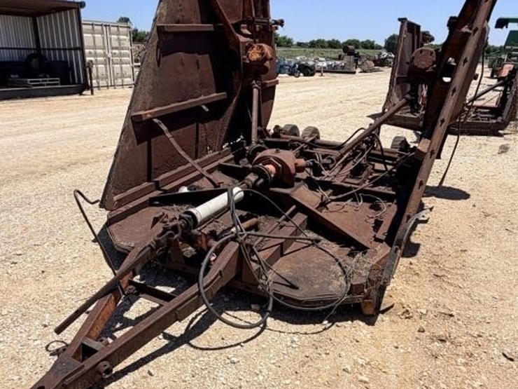 l2---bushhog-batwing-shredder-image-1