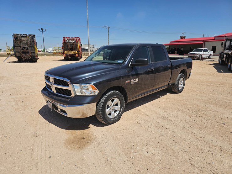 2019-ram-1500-classic-image-1
