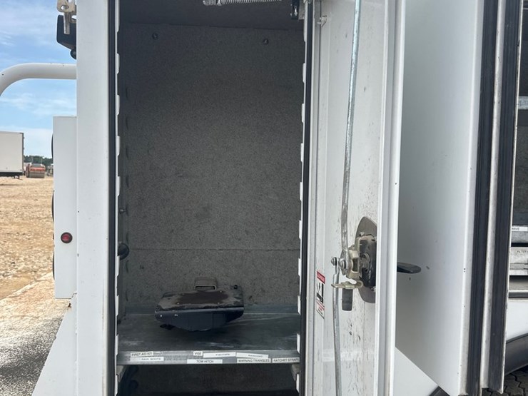 2015-ford-f550-image-11