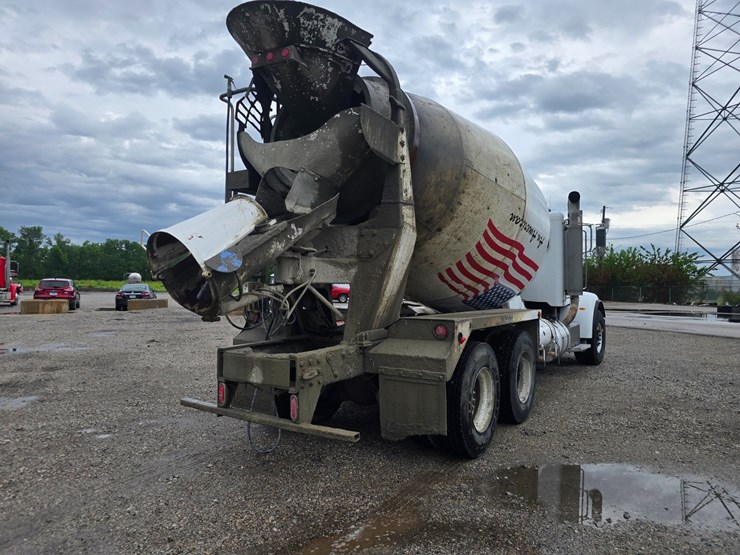 2009-peterbilt-365-image-17