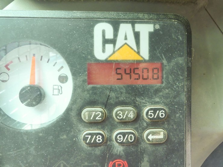 2016-caterpillar-259d-image-13