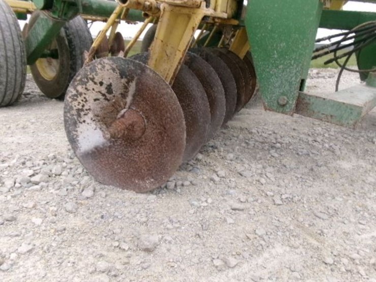 john-deere-220-image-6