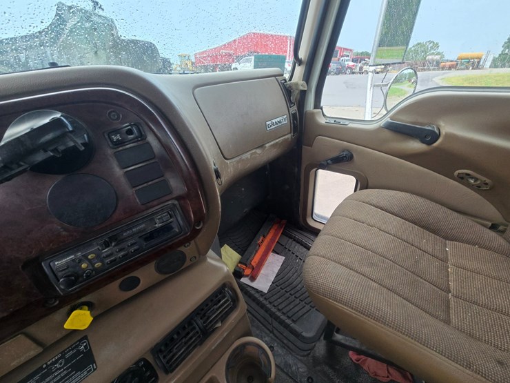 #24355-•-2004-mack-cv713-granite-dump-truck-image-79