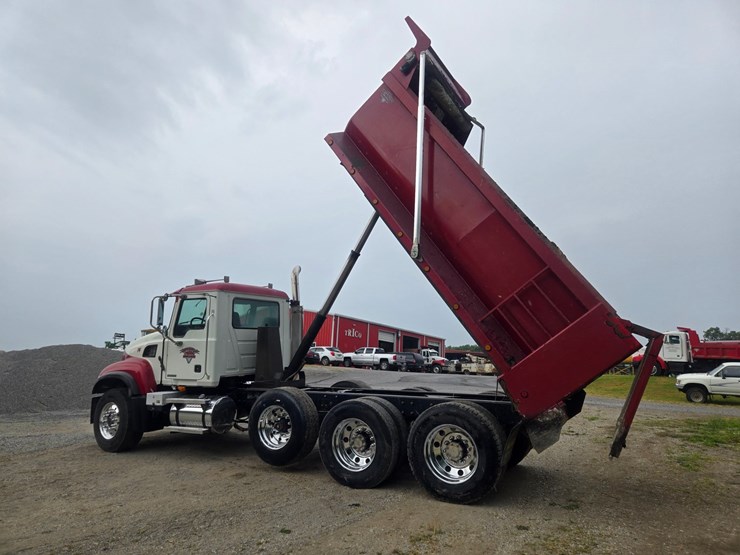 #24355-•-2004-mack-cv713-granite-dump-truck-image-30