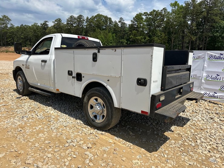 2015-dodge-2500-image-3
