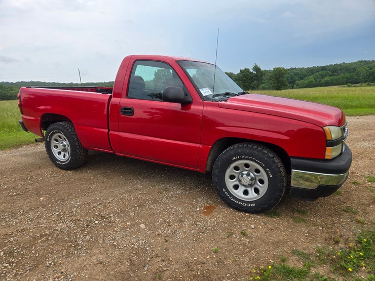 #24356-•-2006-chevrolet-silverado-pickup-truck-image-18