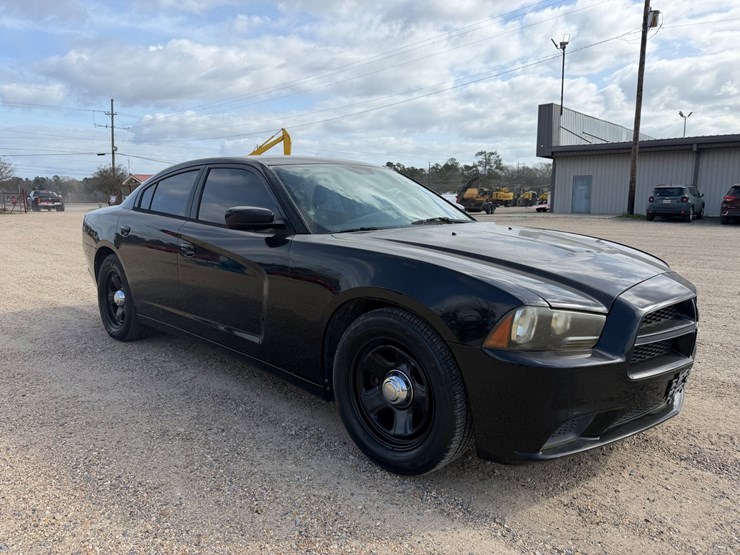 #34240-•-2014-dodge-charger-image-2