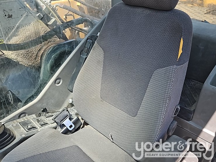 2012-volvo-ec250dl-image-37