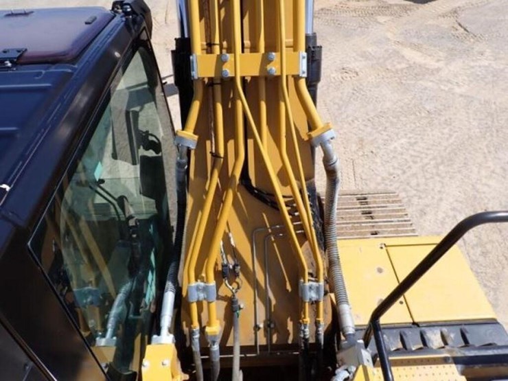 2021-caterpillar-323-image-65