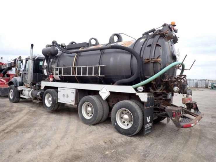 inoperable-2005-mack-cv713-granite-tri/a-vacuum-tr-image-7