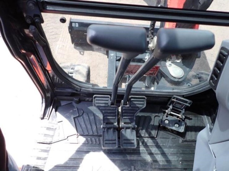 2022-kubota-kx033-4-image-13