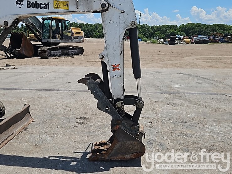 2019-bobcat-e32-image-17