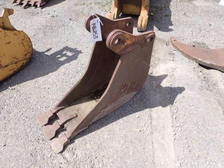 john-deere-310-image-1