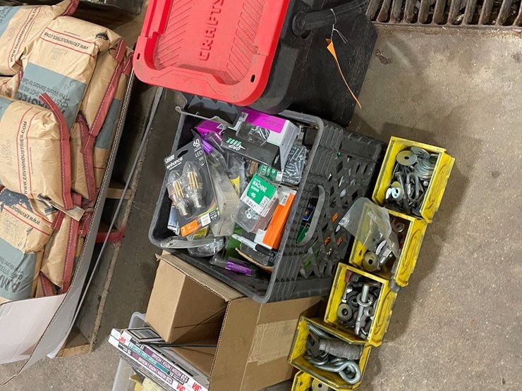 #4611-•-assortment-of-shop-hardware-image-1