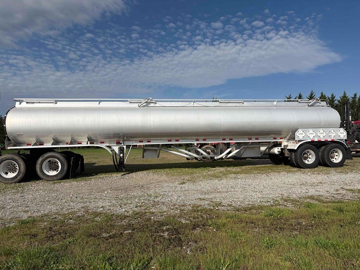 2014-polar-fuel-trailer-image-2
