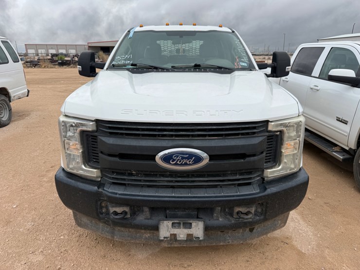 2018-ford-f350-image-2