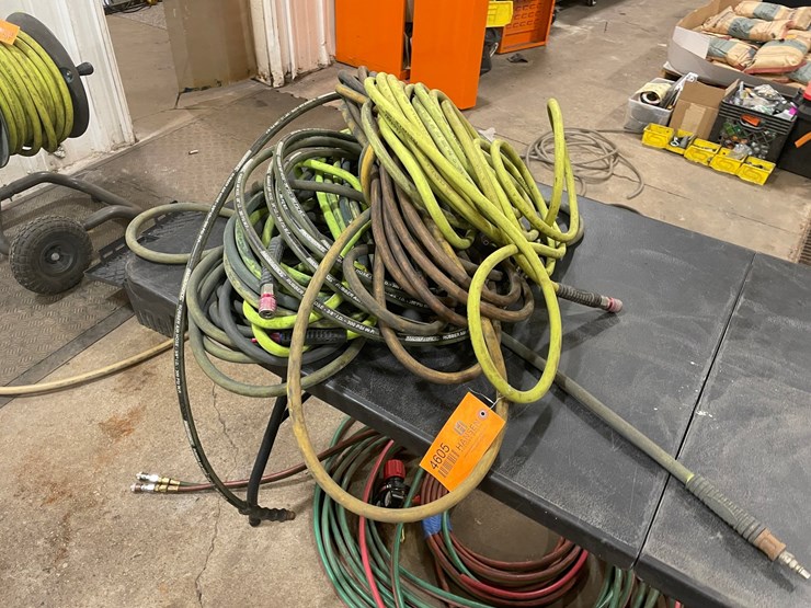 #4605-•-assortment-of-air-hoses-image-1