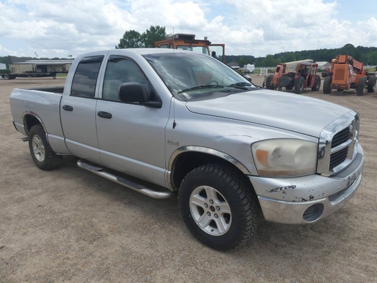 2006-dodge-ram-1500-image-2