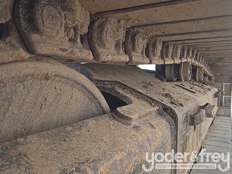 2019-caterpillar-336-image-12
