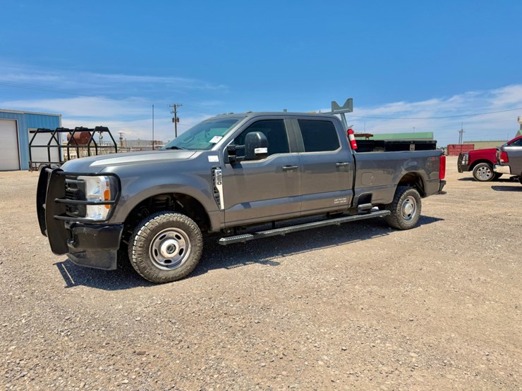 2023-ford-f250-image-2