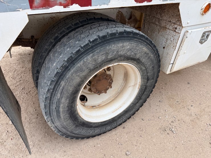 2013-international-durastar-4300-image-7