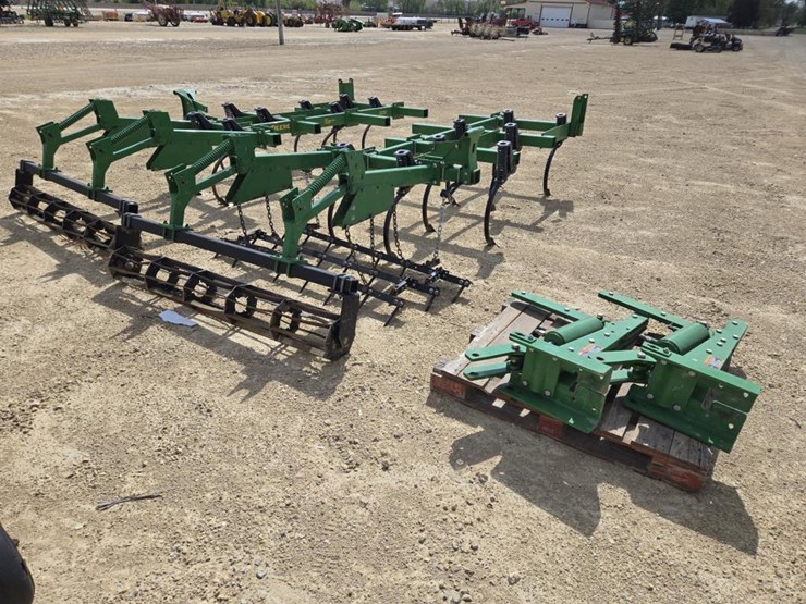 john-deere-2210-image-10