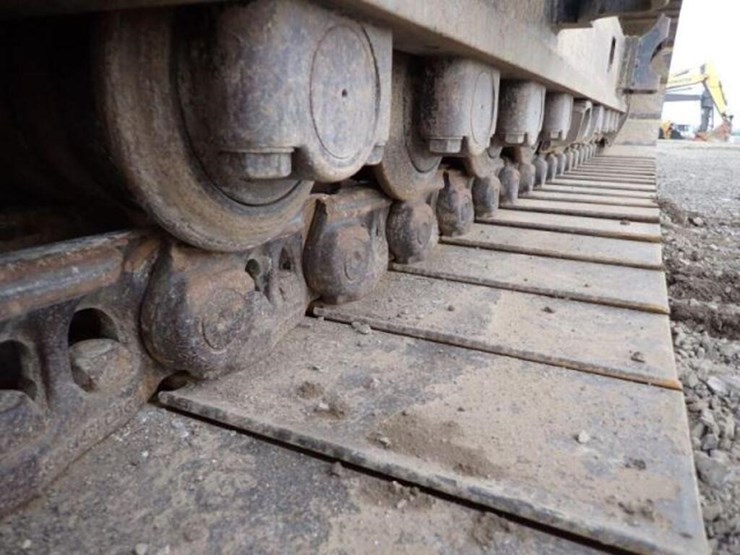 2015-caterpillar-349fl-image-46