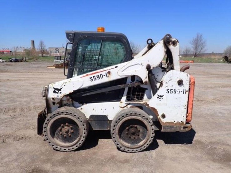 2014-bobcat-s590-image-8