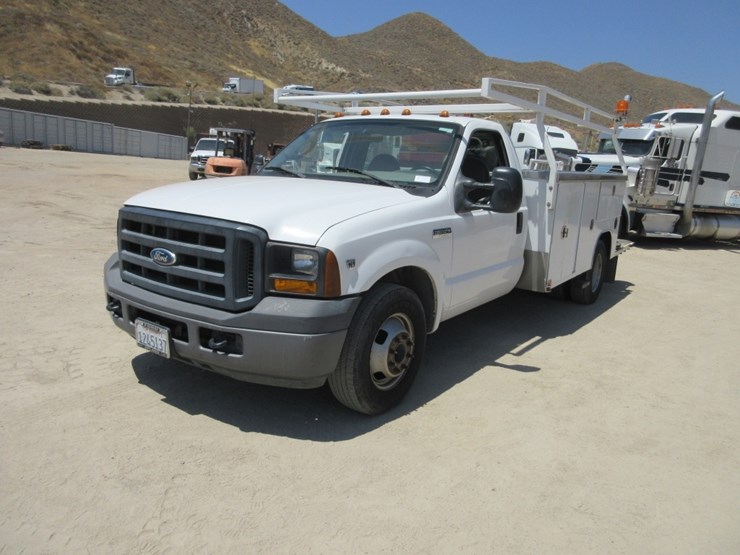 2006-ford-f350-xl-image-1