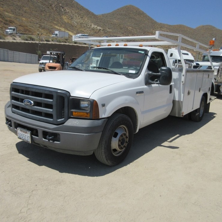 2006 FORD F350 XL