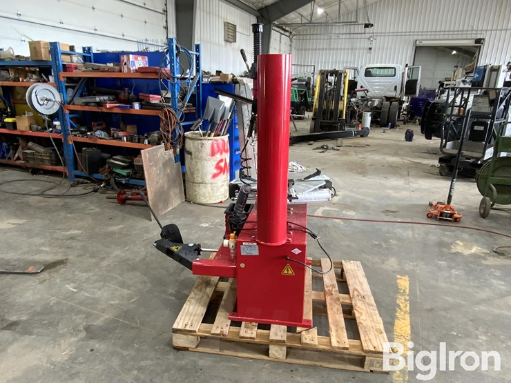 2025-massey-ferguson-730-image-6