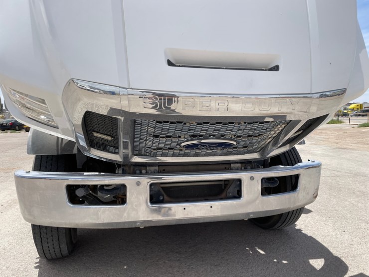 2019-ford-f750-image-40