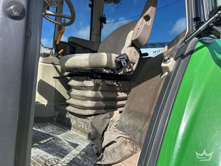2014-john-deere-6125m-image-11