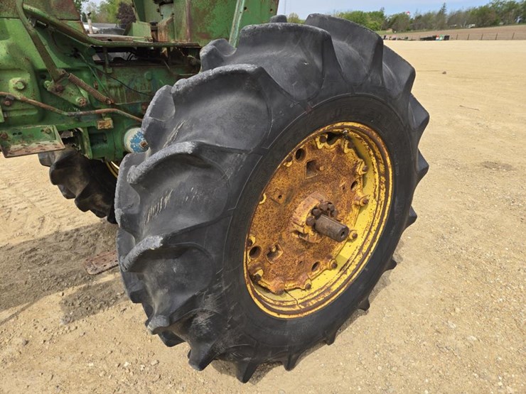 john-deere-4020-image-6