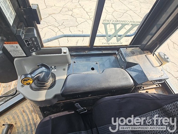 2020-komatsu-d39pxi-24-image-30