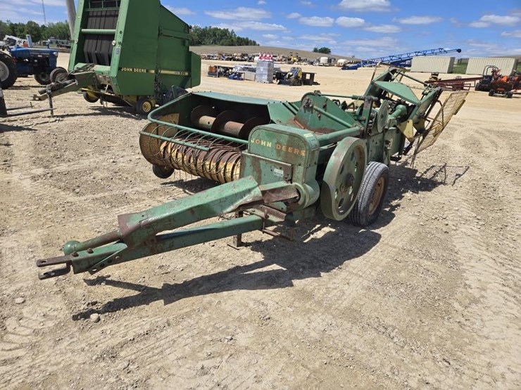john-deere-24t-image-3