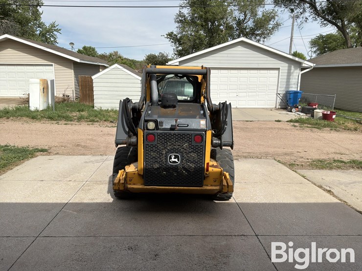 2014-deere-320e-image-6