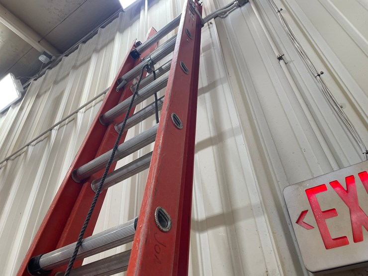 #4582-•-louisville-fiberglass-extension-ladder-image-7