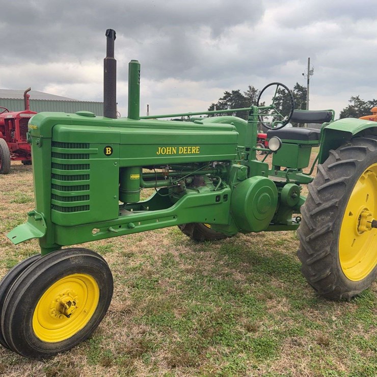 JOHN DEERE B