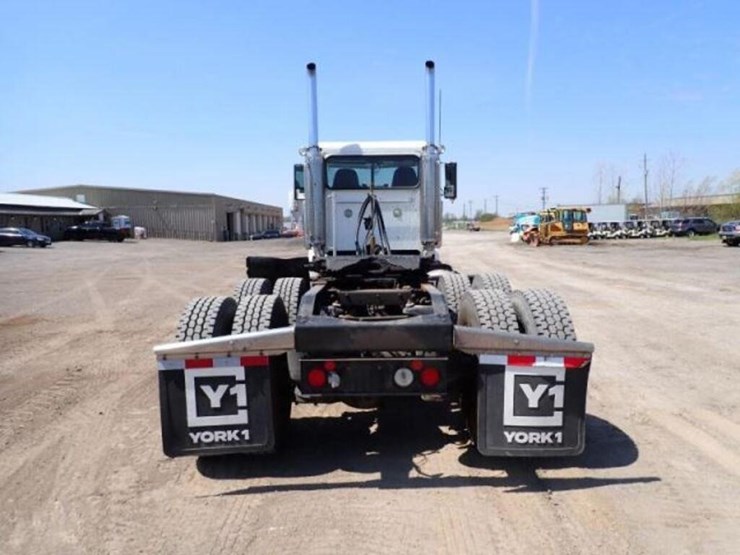 2004-peterbilt-379-image-6
